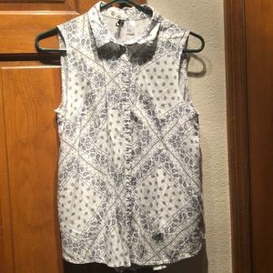 H&M sleeveless paisley top